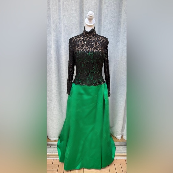 Bob Mackie boutique green black maxi gown dress with floral lace top